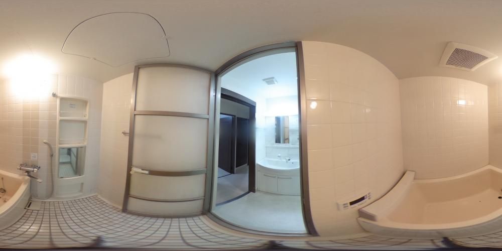 �o�X���[��