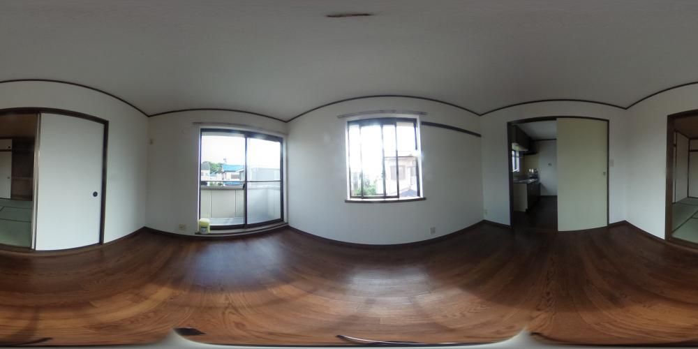 ���r���O