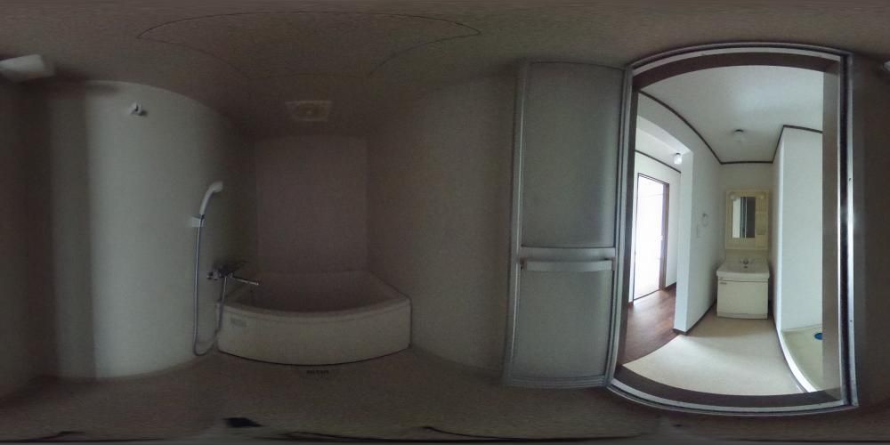 �o�X���[��