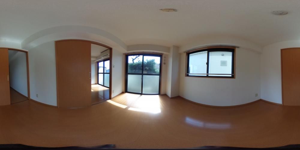 ���r���O