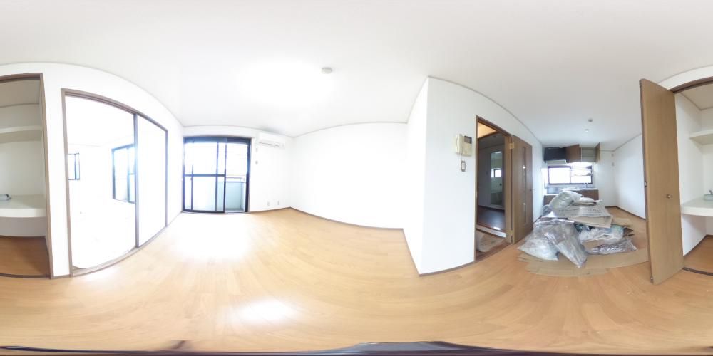 ���r���O