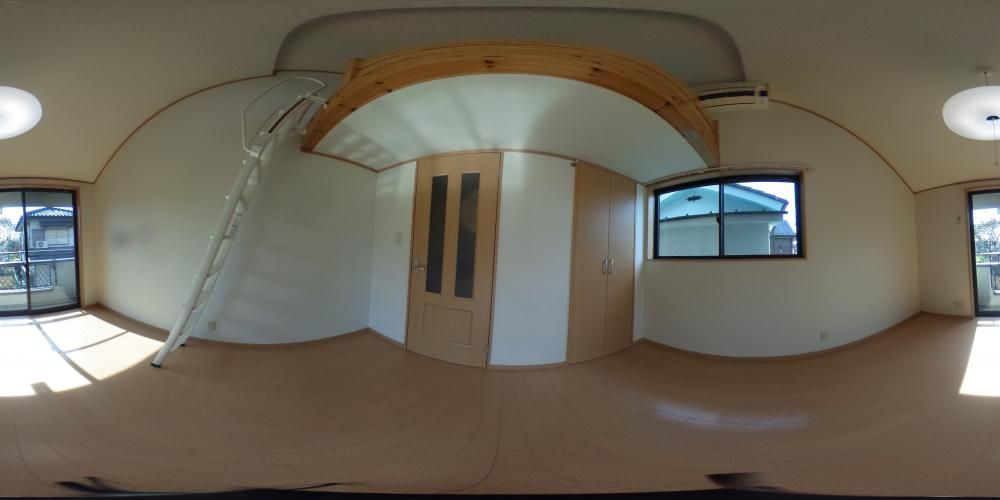 ���r���O